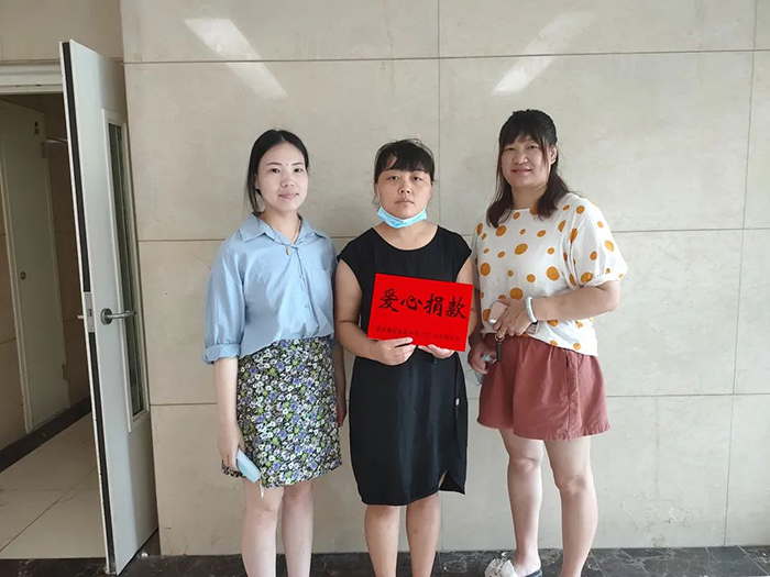 暖心慰問，進(jìn)行中